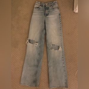 High rise, light wash, wide leg zara jeans in size 0. Perfect condition.